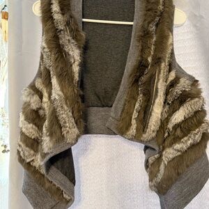 100% Rabbit Fur and 100% Cashmere Women’s Vest